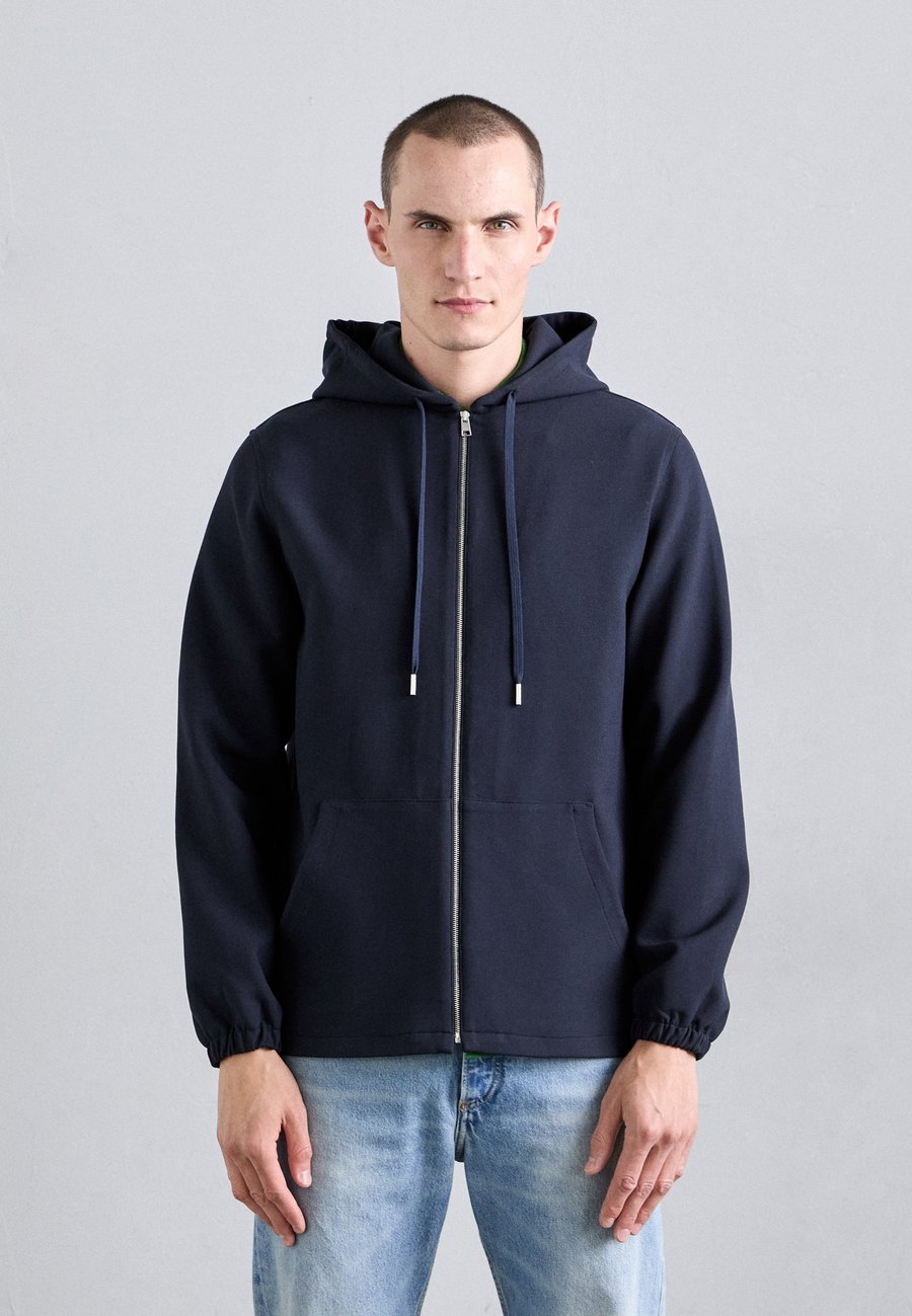Толстовка sandro JOKER HOOD, Marine/Dark Blue
Толстовка sandro JOKER HOOD, Marine/Dark Blue