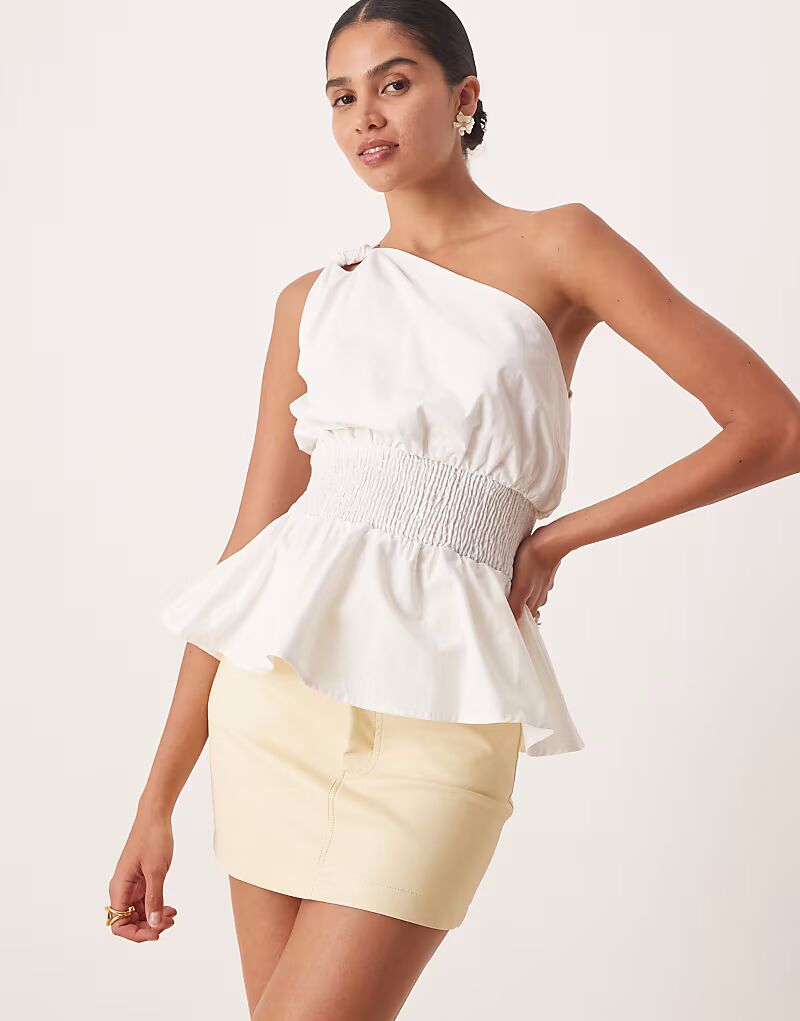 Микро-мини-юбка Amy Lynn Milena из искусственной кожи матового лимонного цвета
Микро-мини-юбка Amy Lynn Milena из искусственной кожи матового лимонного цвета