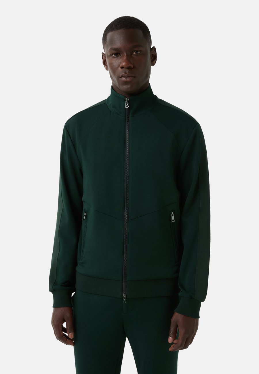 Толстовка Bogner SEVERIN, Verde Bottiglia/Green
Толстовка Bogner SEVERIN, Verde Bottiglia/Green