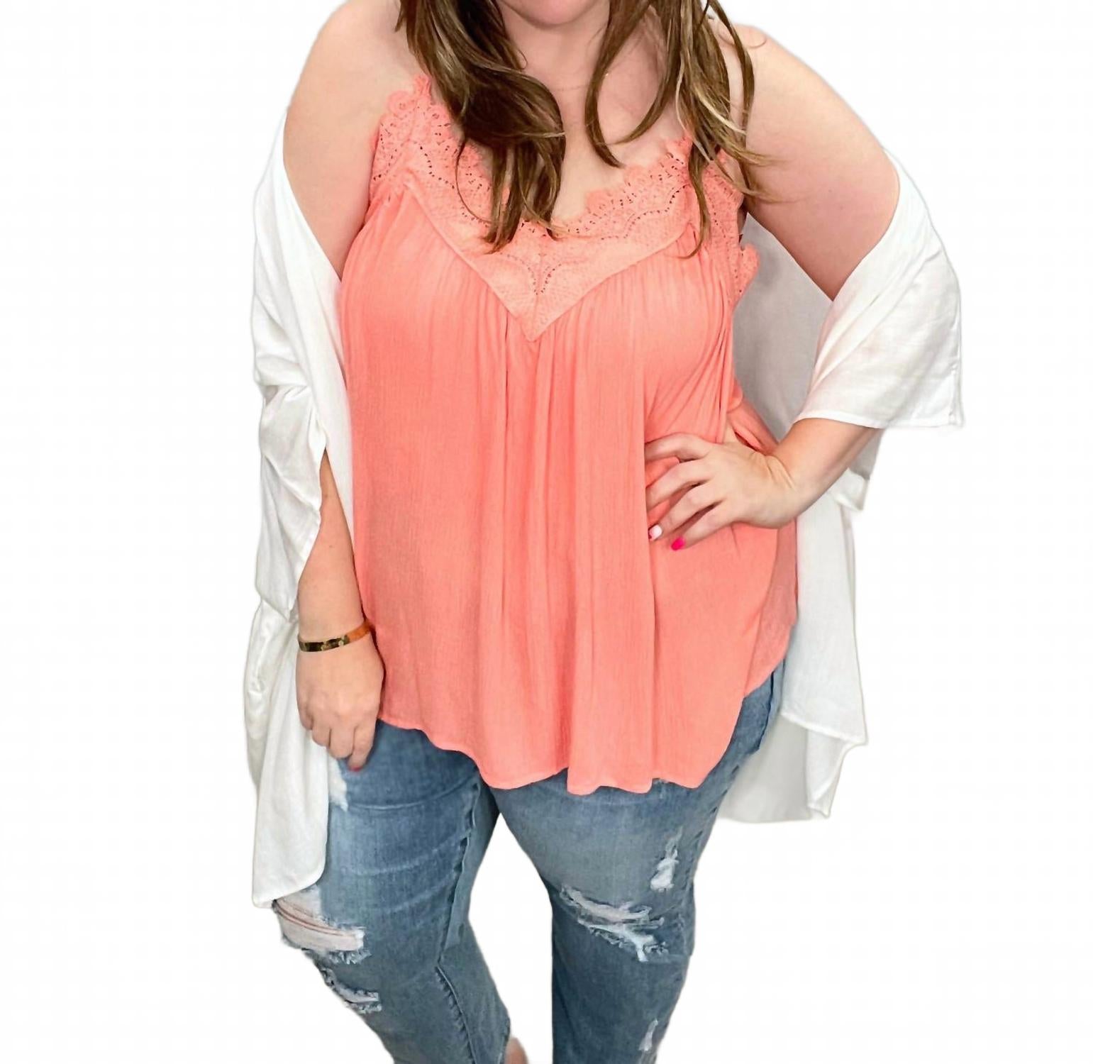 Топ Flowy Leni с кружевом в коралловом цвете BLAKELEY
Топ Flowy Leni с кружевом в коралловом цвете BLAKELEY