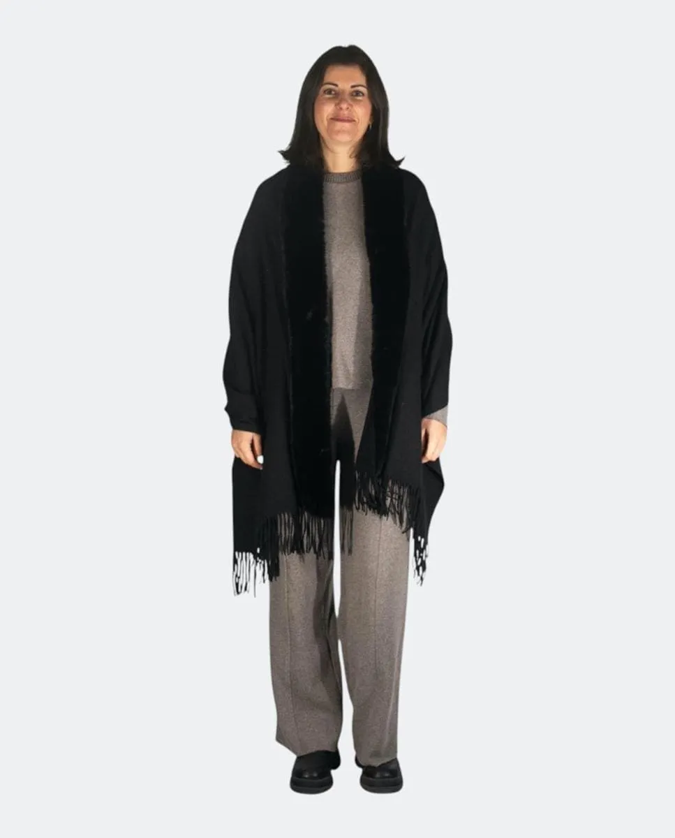 Прямоугольная накидка из мягкой ткани с деталями из меха Kbas, черный
Прямоугольная накидка из мягкой ткани с деталями из меха Kbas, черный