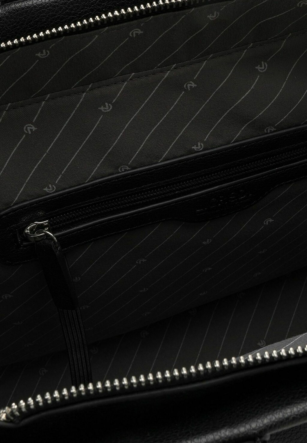 Сумочка L.CREDI, черный
Сумочка L.CREDI, черный