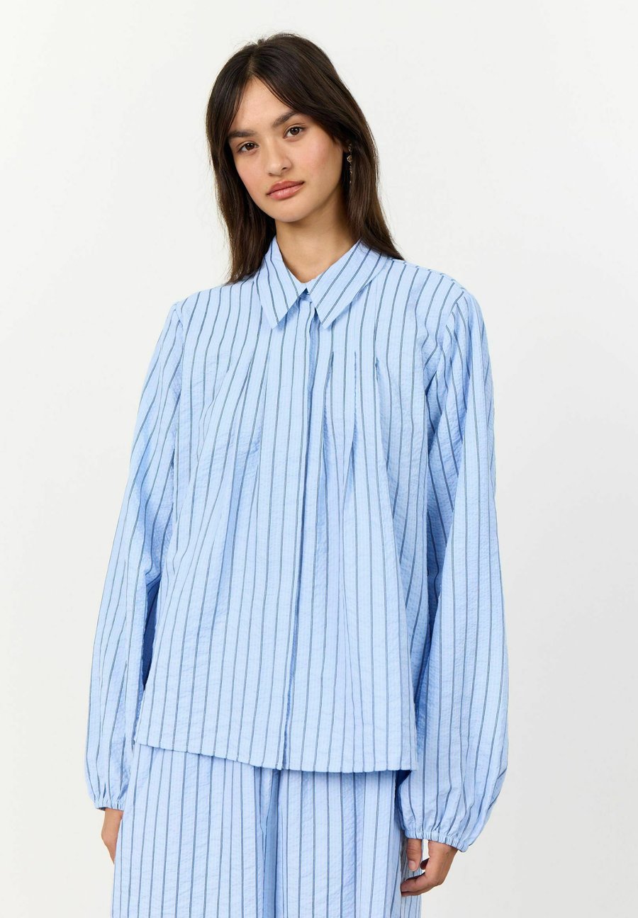 Блуза Levete Room MIMI, Marlin Blue Combi/Blue
Блуза Levete Room MIMI, Marlin Blue Combi/Blue