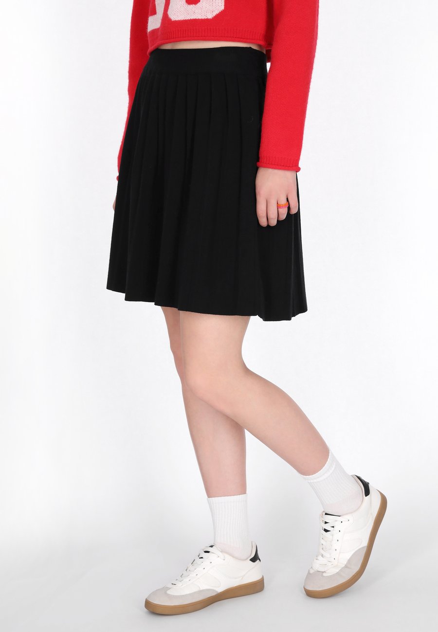 Юбка myMo Pleated skirt, Black
Юбка myMo Pleated skirt, Black
