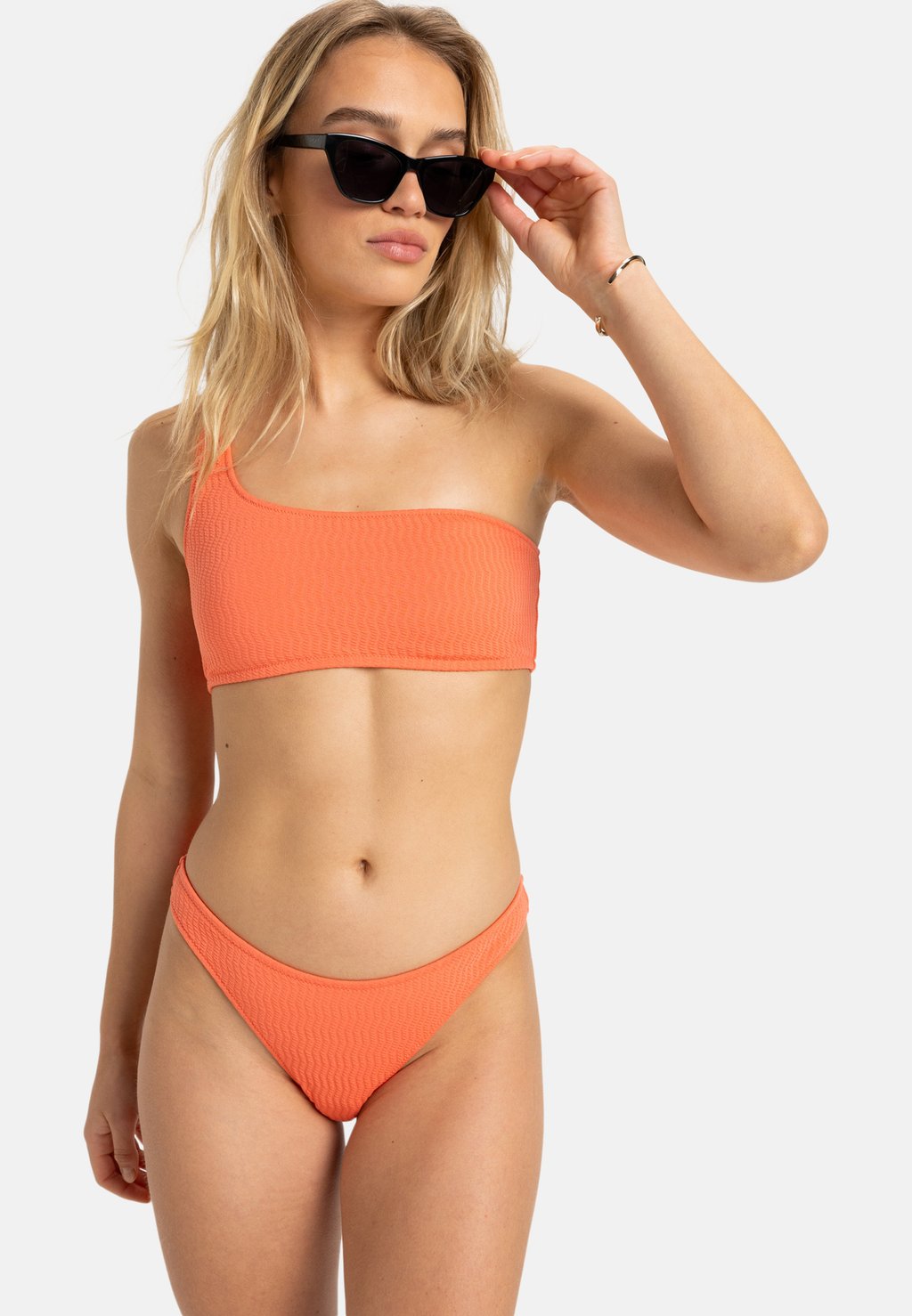 Плавки бикини LAGOS - MIT KNAPPER BEDECKUNG Roxy, оранжевый
Плавки бикини LAGOS - MIT KNAPPER BEDECKUNG Roxy, оранжевый