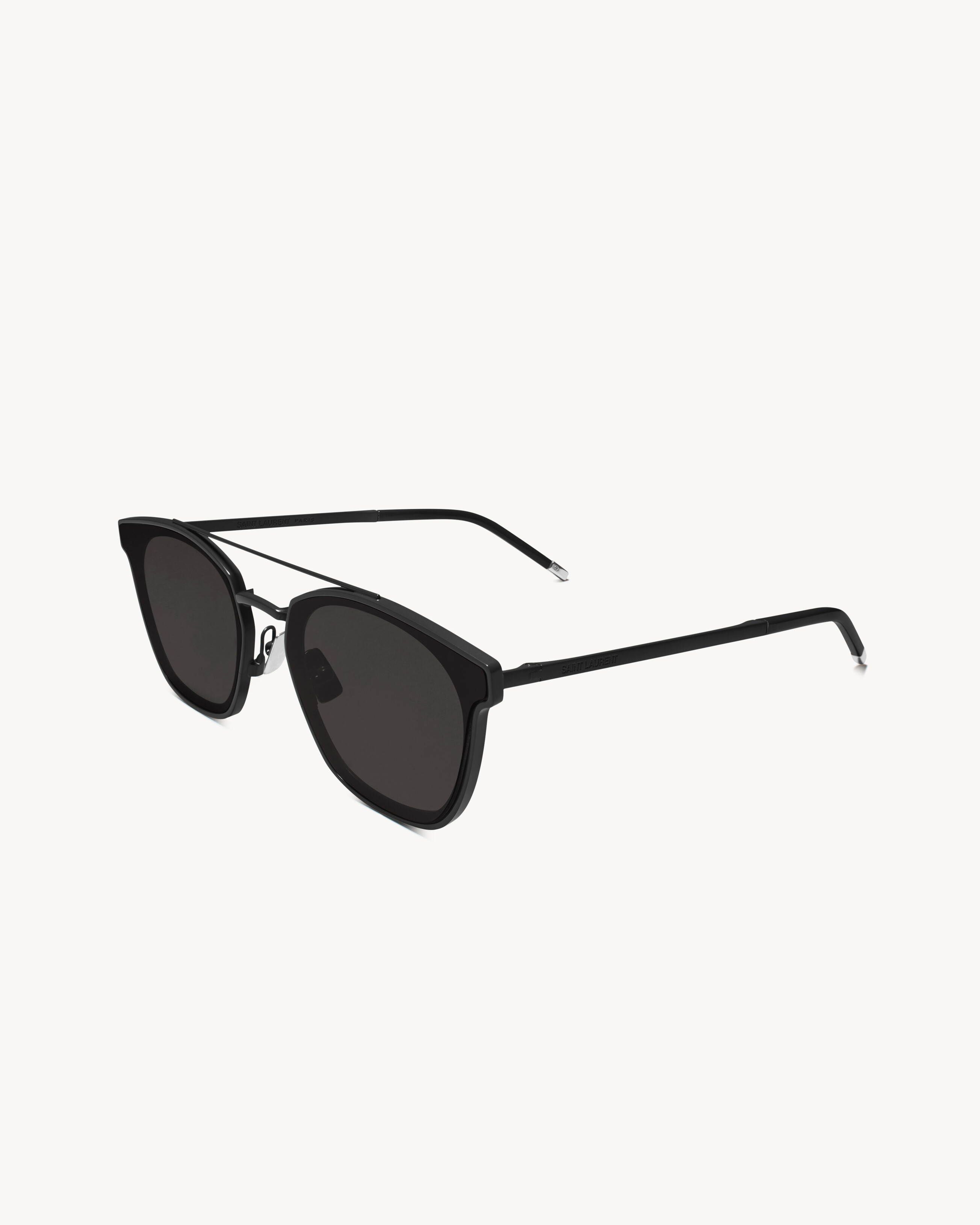 Солнцезащитные очки классические SL 28 металлик Saint Laurent, черный
Солнцезащитные очки классические SL 28 металлик Saint Laurent, черный