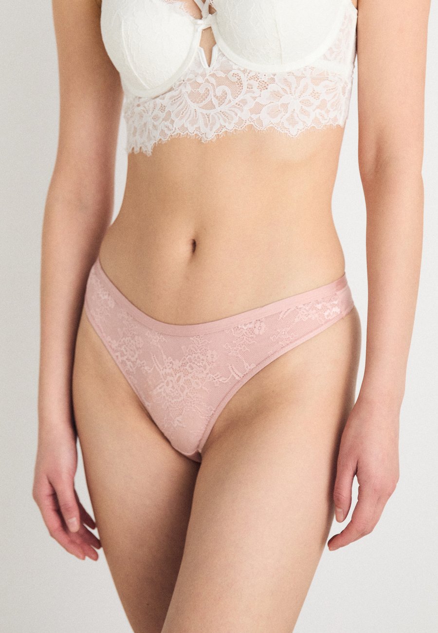 Трусы Hunkemöller LEA STRING, Pale Mauve/Mauve
Трусы Hunkemöller LEA STRING, Pale Mauve/Mauve