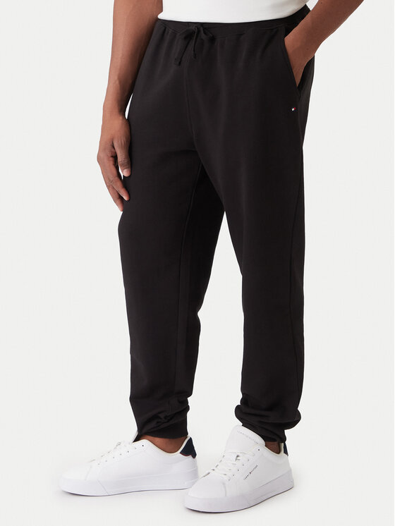 Спортивные брюки regular fit Essential MW0MW37236 Tommy Hilfiger, черный
Спортивные брюки regular fit Essential MW0MW37236 Tommy Hilfiger, черный