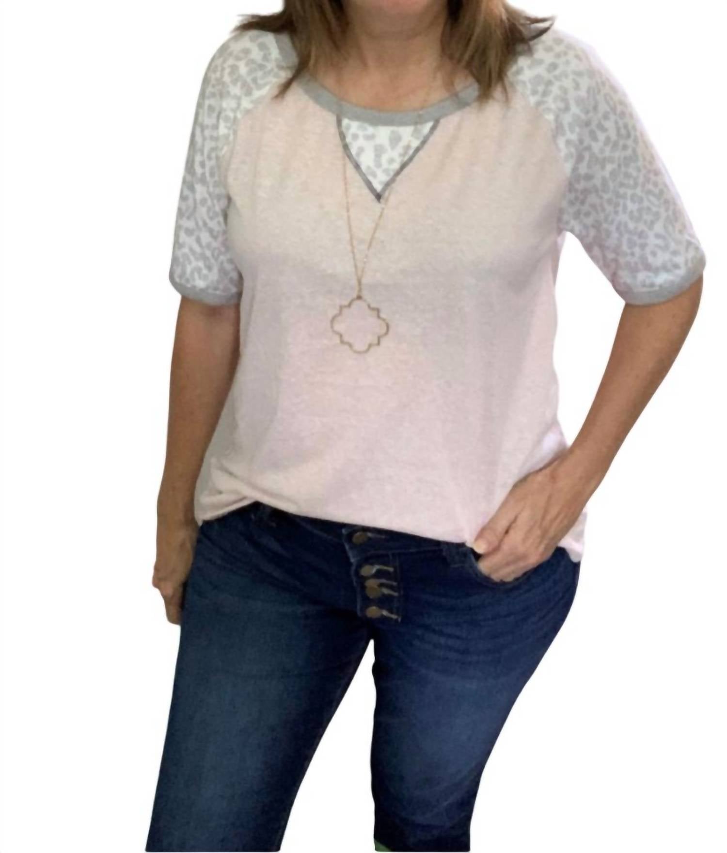 Топ с анималистичным принтом на рукавах в цвете Blush BiBi, Blush
Топ с анималистичным принтом на рукавах в цвете Blush BiBi, Blush