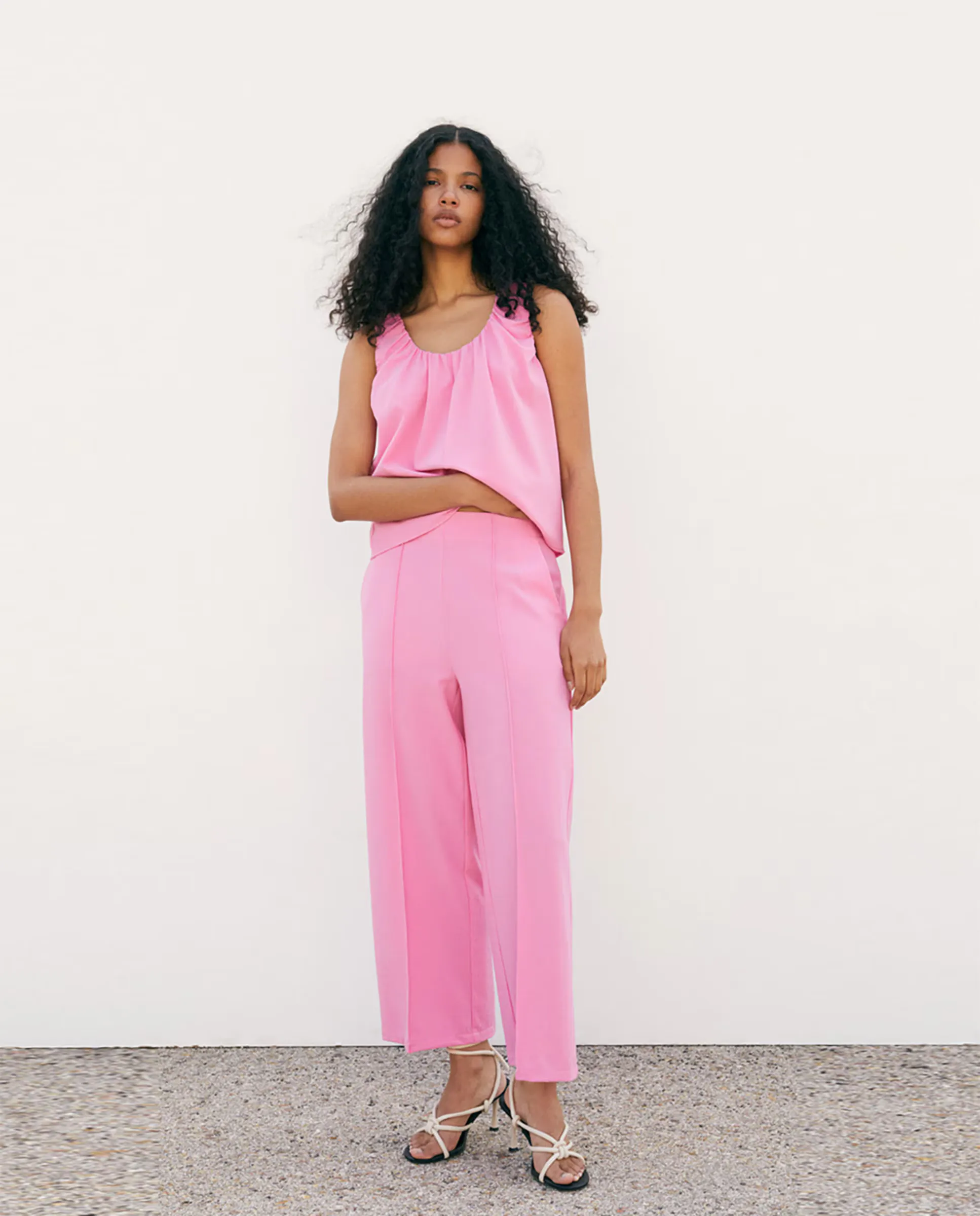 Прямые брюки Sfera, розовый
Прямые брюки Sfera, розовый