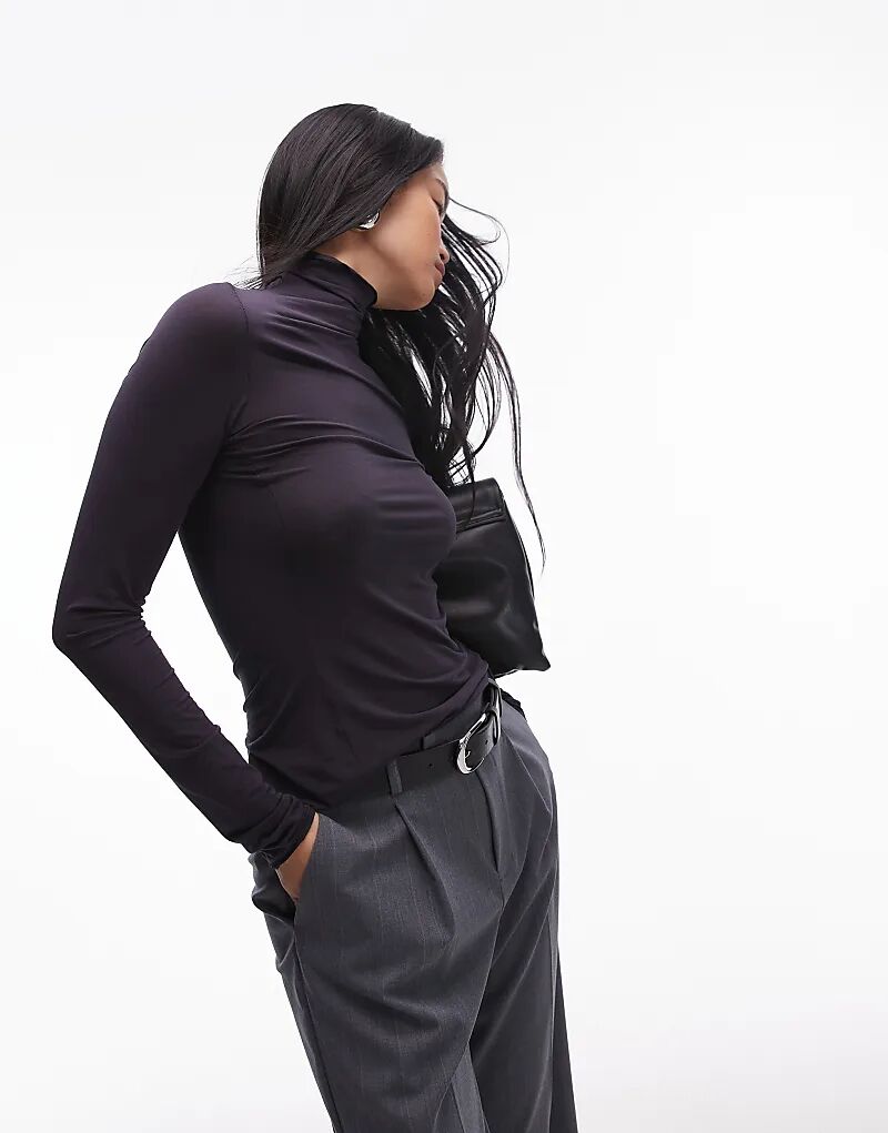 Трикотажный топ с длинными рукавами и высоким воротом темно-синего цвета & Other Stories
Трикотажный топ с длинными рукавами и высоким воротом темно-синего цвета & Other Stories