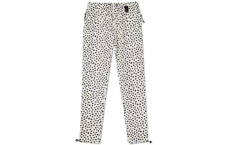 Повседневные брюки женские цвета слоновой кости с леопардовым принтом в пятнах Converse
Повседневные брюки женские цвета слоновой кости с леопардовым принтом в пятнах Converse