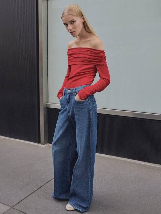 Топ с румянами с открытыми плечами Mango, красный
Топ с румянами с открытыми плечами Mango, красный