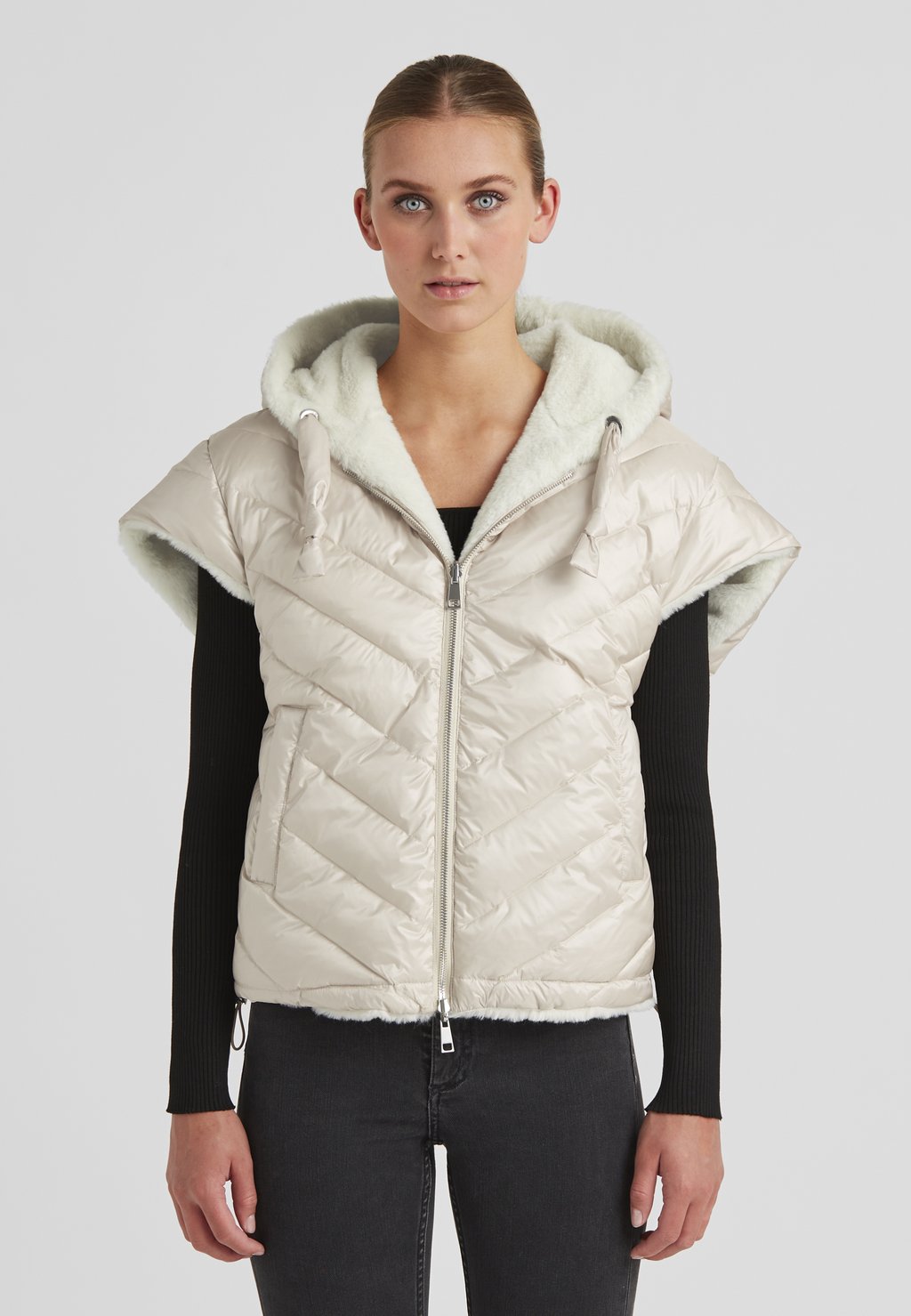 Зимняя куртка CARINA Milestone, серый
Зимняя куртка CARINA Milestone, серый