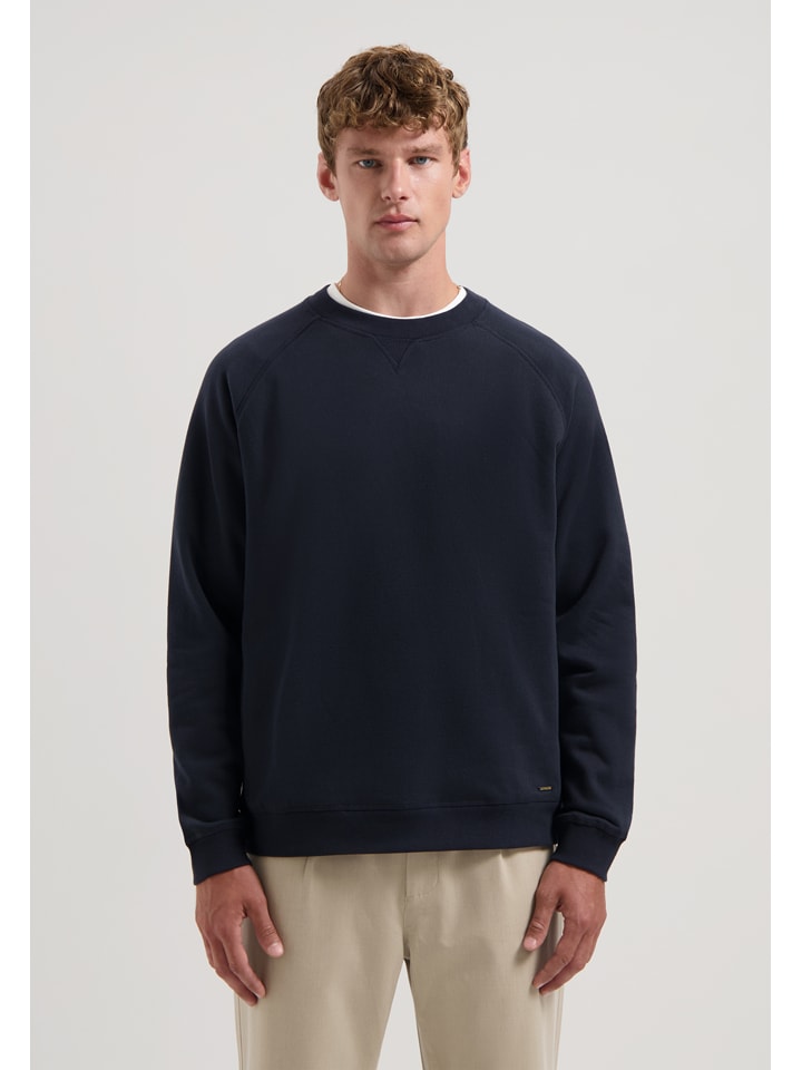 Темно-синяя толстовка DSTREZZED
Темно-синяя толстовка DSTREZZED