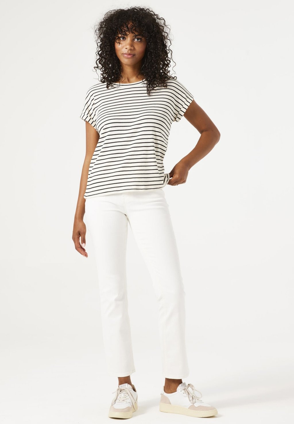 Джинсы прямого кроя CELIA 248 STRAIGHT Garcia, белый 
Джинсы прямого кроя CELIA 248 STRAIGHT Garcia, белый