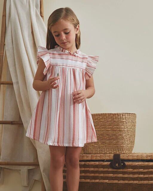 Платье для девочки с полосатым принтом в коралловых тонах Dadati, коралловый
Платье для девочки с полосатым принтом в коралловых тонах Dadati, коралловый