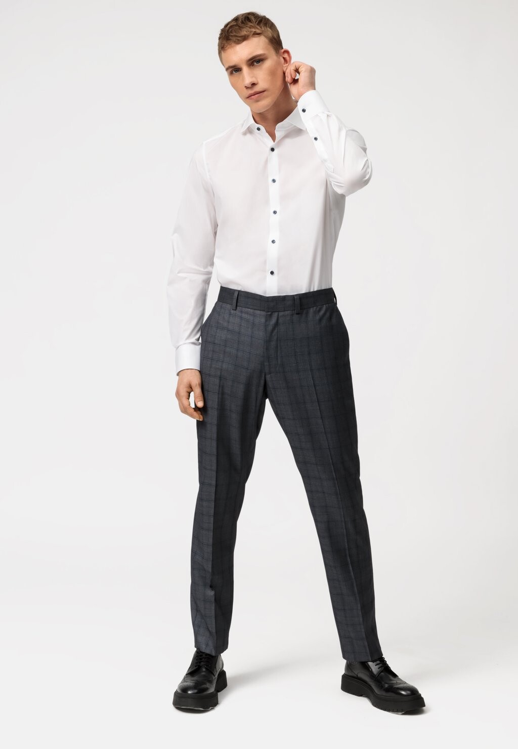 Официальная рубашка BODY FIT OLYMP Level Five, белый
Официальная рубашка BODY FIT OLYMP Level Five, белый