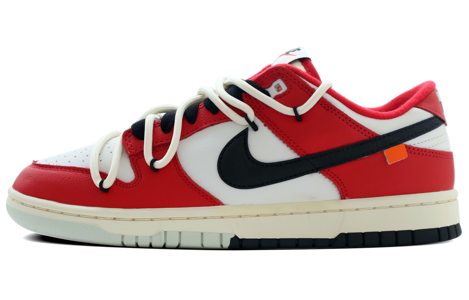 Кроссовки Nike Dunk Skateboarding Shoes Men Low-top Black, красный
Кроссовки Nike Dunk Skateboarding Shoes Men Low-top Black, красный