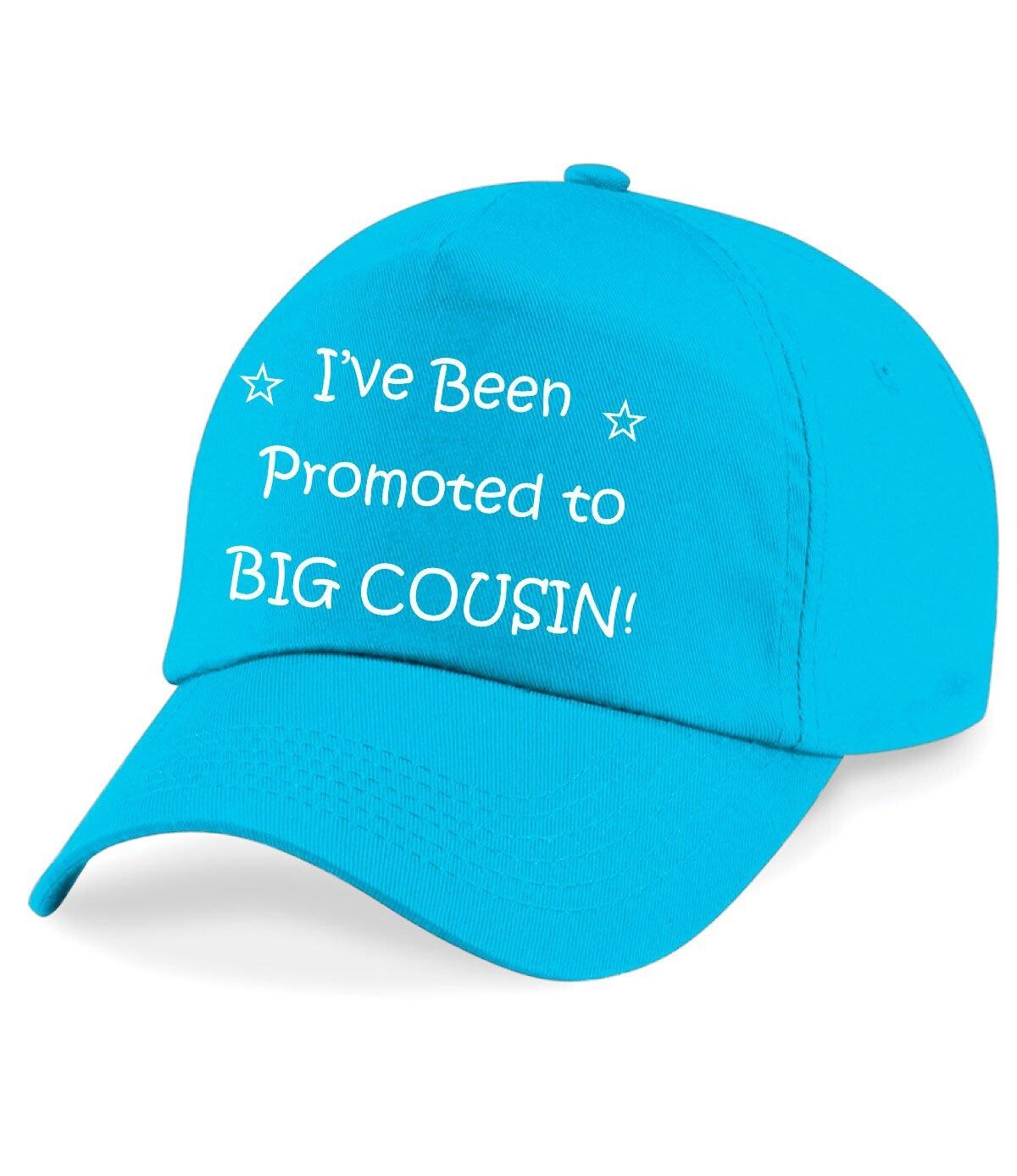 Бейсбольная кепка «Девочки, которых меня повысили до большой кузины» 60 SECOND MAKEOVER, синий
Бейсбольная кепка «Девочки, которых меня повысили до большой кузины» 60 SECOND MAKEOVER, синий