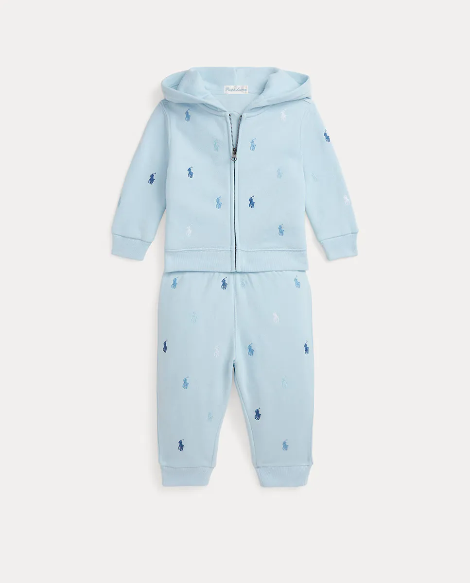 Плюшевый спортивный комплект для мальчика с вышитыми лошадками Polo Ralph Lauren, светло-голубой
Плюшевый спортивный комплект для мальчика с вышитыми лошадками Polo Ralph Lauren, светло-голубой