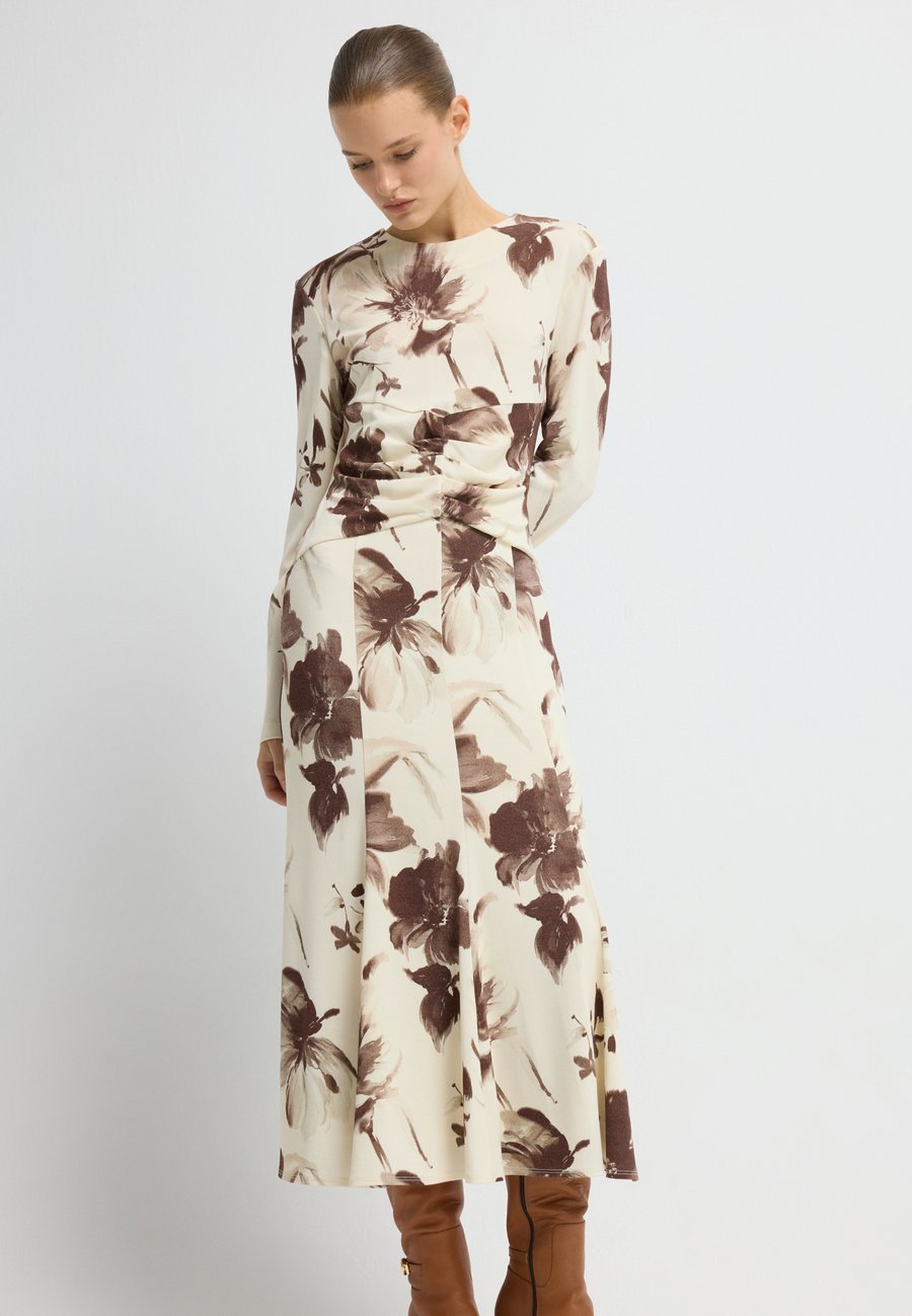 Платье adL Jumper dress, Printed Brown/Brown
Платье adL Jumper dress, Printed Brown/Brown