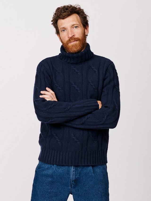 Свитер Grassmore Cable Knit с воротником-стойкой Aubin, Navy
Свитер Grassmore Cable Knit с воротником-стойкой Aubin, Navy