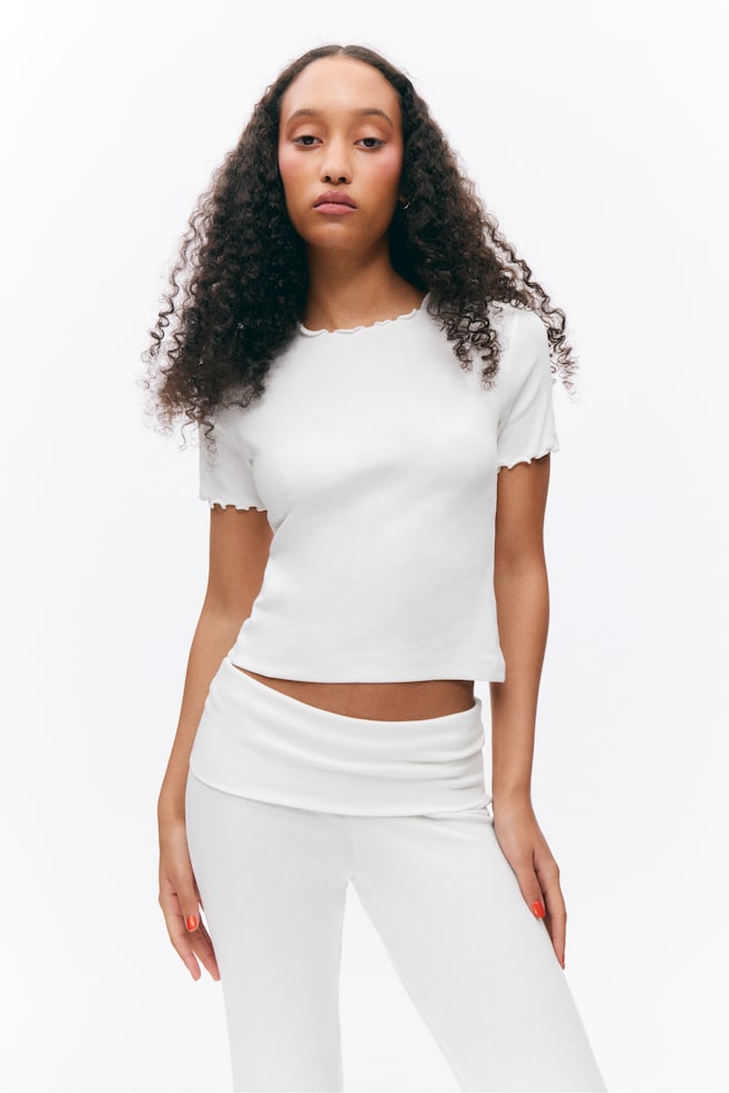 Мягкая пижамная футболка Monki, белый
Мягкая пижамная футболка Monki, белый