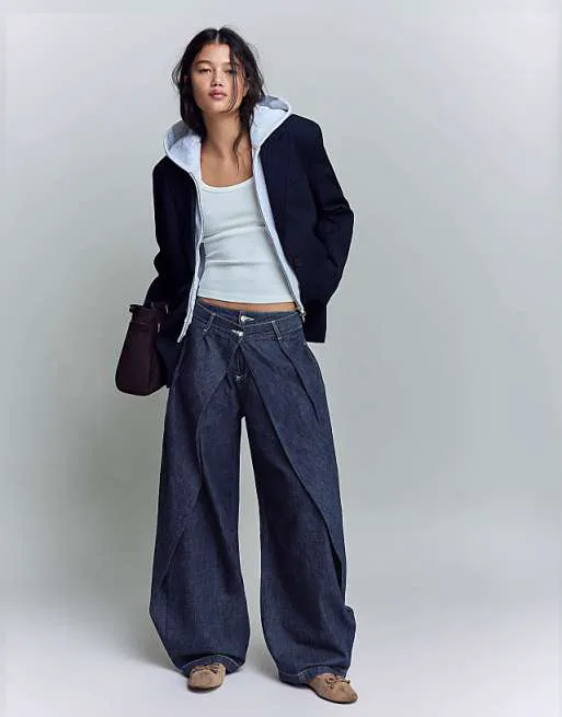 Синие джинсы Bershka Balloon
Синие джинсы Bershka Balloon