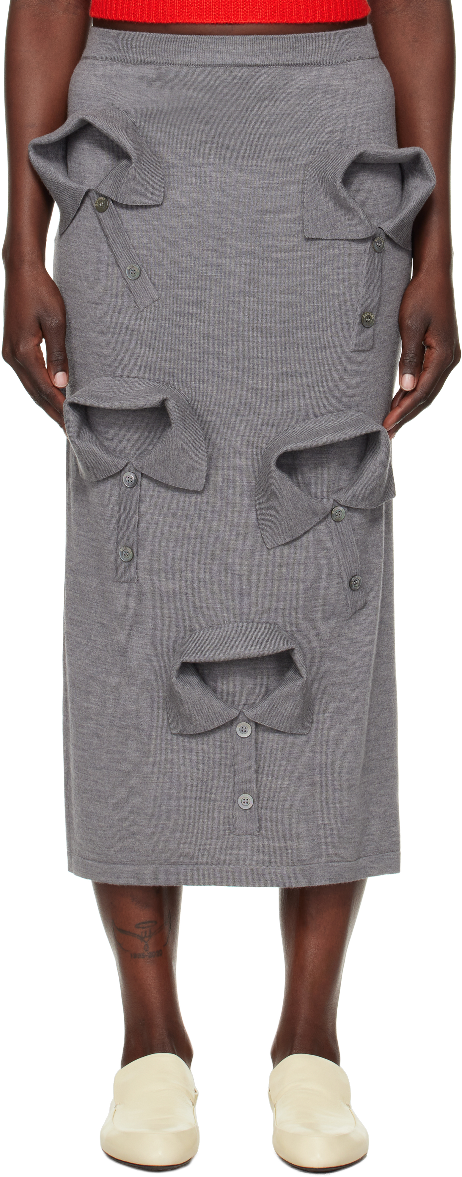 Серая юбка макси с несколькими воротниками Moschino
Серая юбка макси с несколькими воротниками Moschino