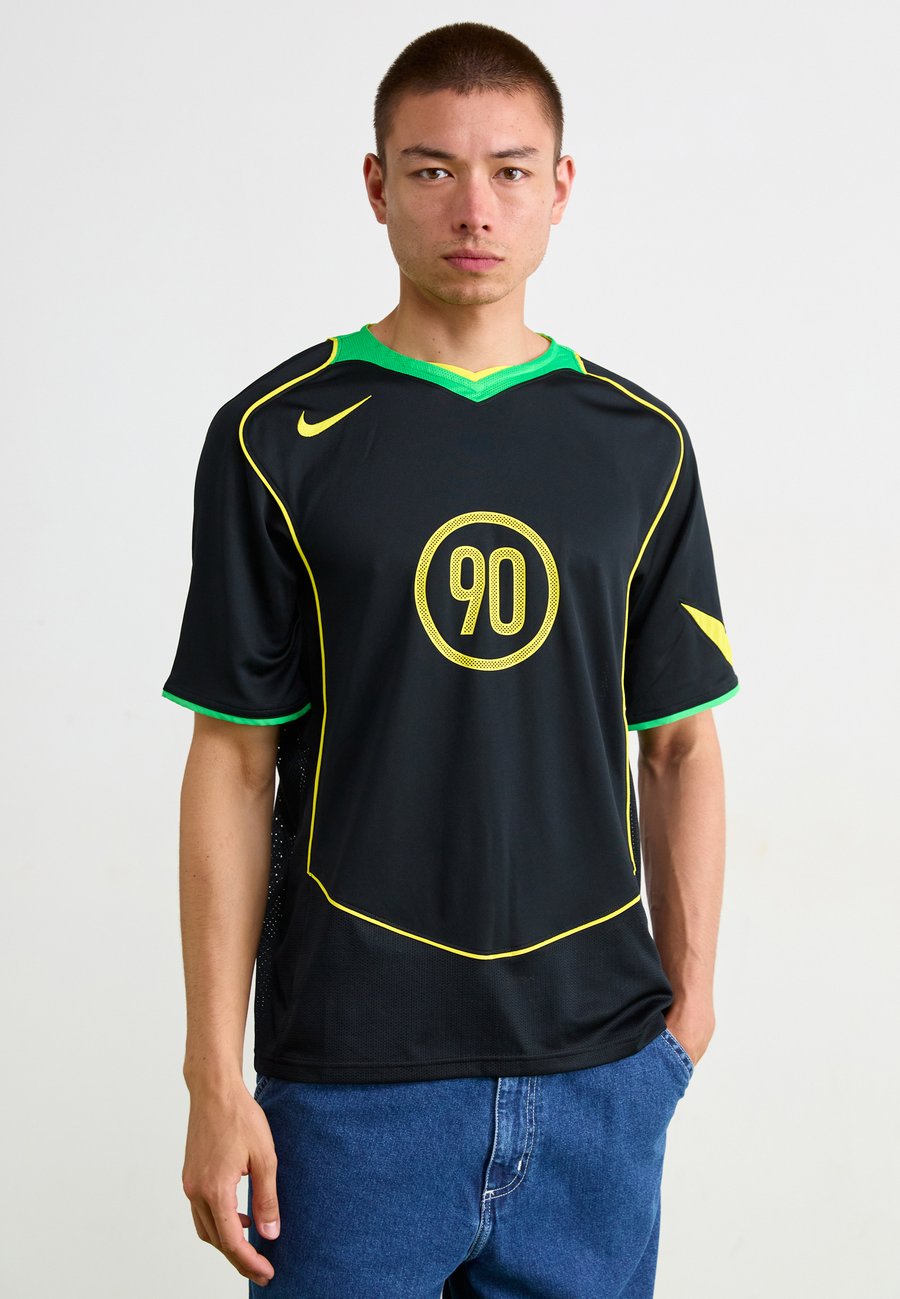 Футболка Nike Sportswear T-90 FOOTBALL JERSEY, Black/Green Spark/Opti Yellow/Black
Футболка Nike Sportswear T-90 FOOTBALL JERSEY, Black/Green Spark/Opti Yellow/Black