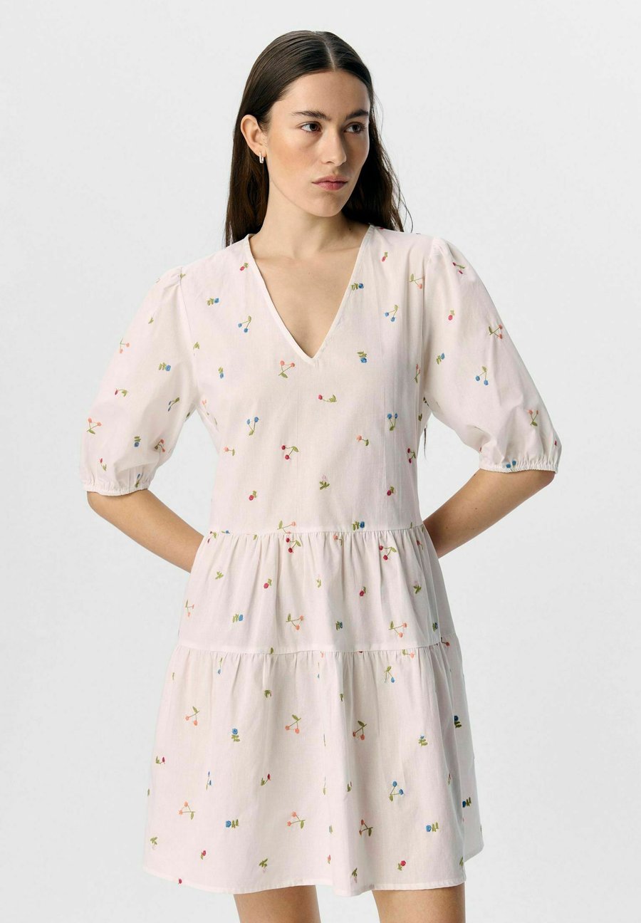 Платье Object MIDI PRINT, White Sand/White
Платье Object MIDI PRINT, White Sand/White