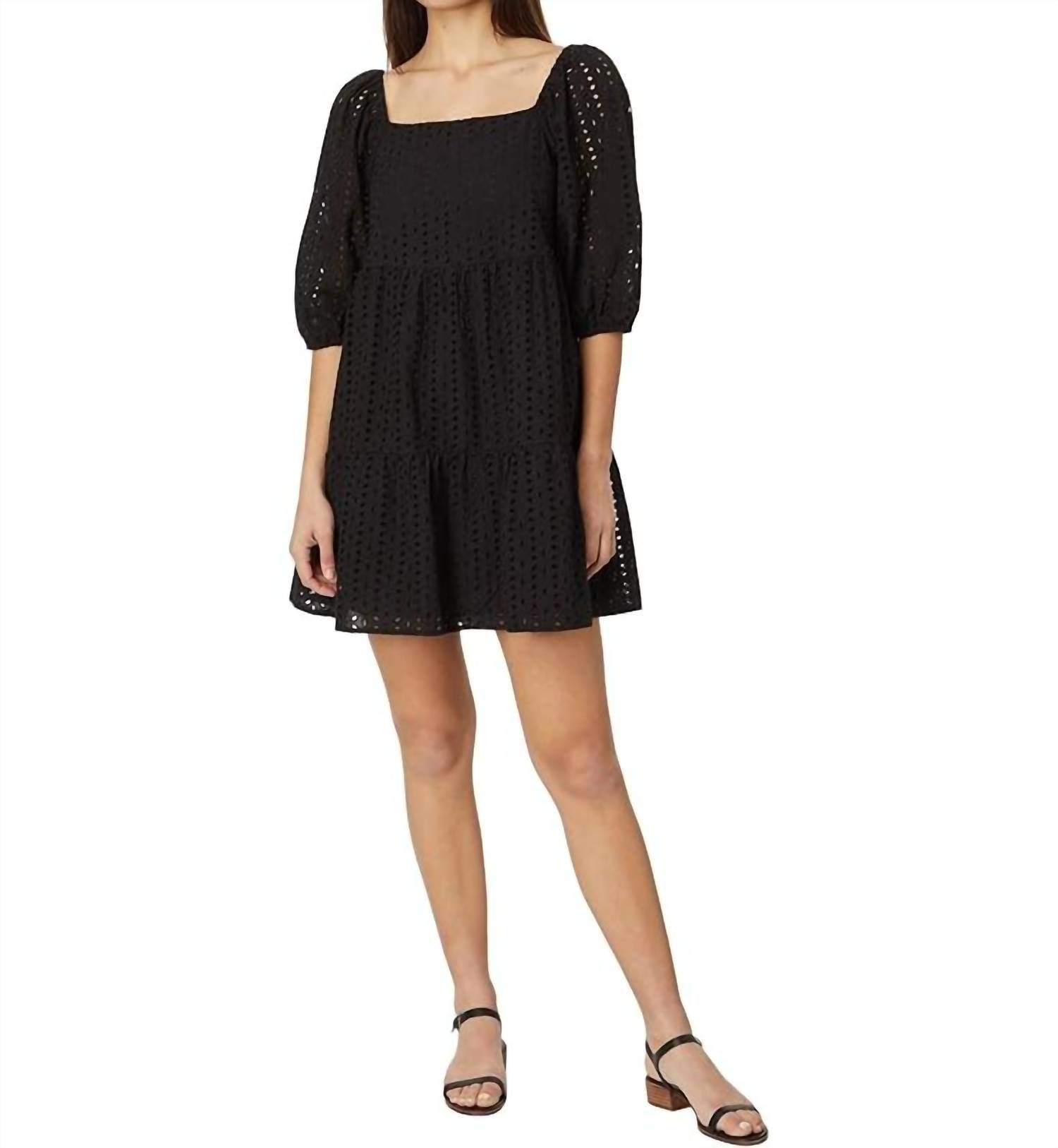 Мини-платье Weekender Babydoll черного цвета Sanctuary
Мини-платье Weekender Babydoll черного цвета Sanctuary