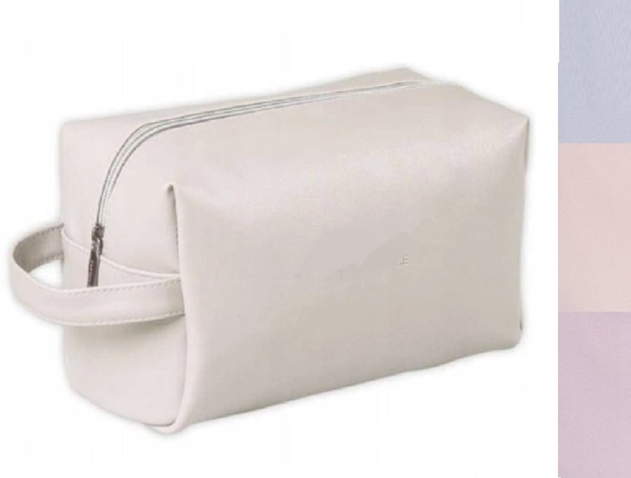 Женская косметичка-органайзер для путешествий из эко-кожи KaMoDo
Женская косметичка-органайзер для путешествий из эко-кожи KaMoDo