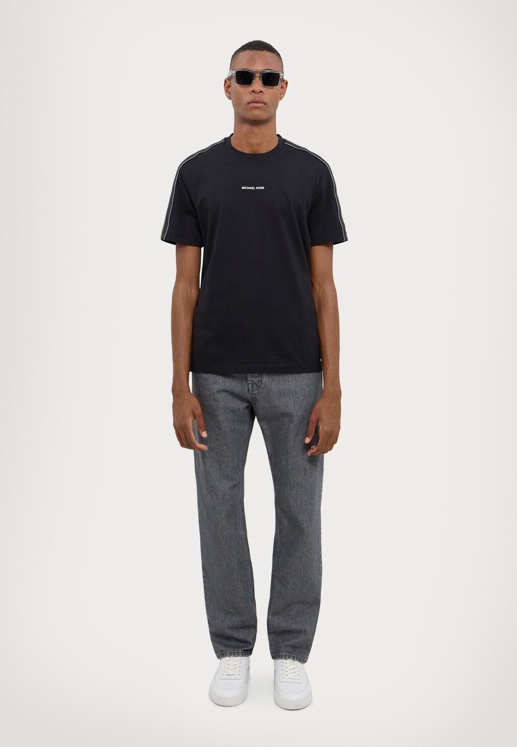Футболка с принтом LOGO TAPE Michael Kors, черный
Футболка с принтом LOGO TAPE Michael Kors, черный