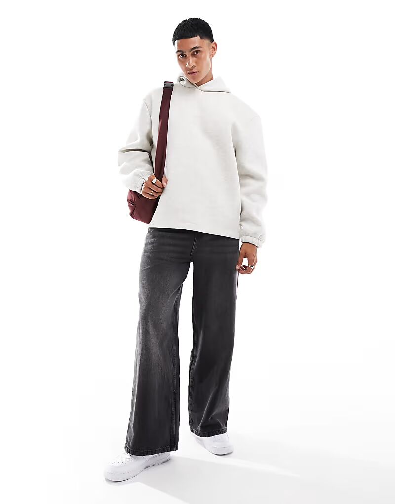 Очень мешковатые джинсы Cotton On в стираном черном цвете
Очень мешковатые джинсы Cotton On в стираном черном цвете