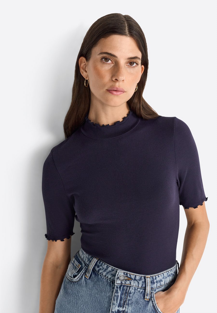 Футболка Rich & Royal Print T-shirt, Midnight Blue/Dark Blue, Синий, Футболка Rich & Royal Print T-shirt, Midnight Blue/Dark Blue
Футболка Rich & Royal Print T-shirt, Midnight Blue/Dark Blue, Синий, Футболка Rich & Royal Print T-shirt, Midnight Blue/Dark Blue