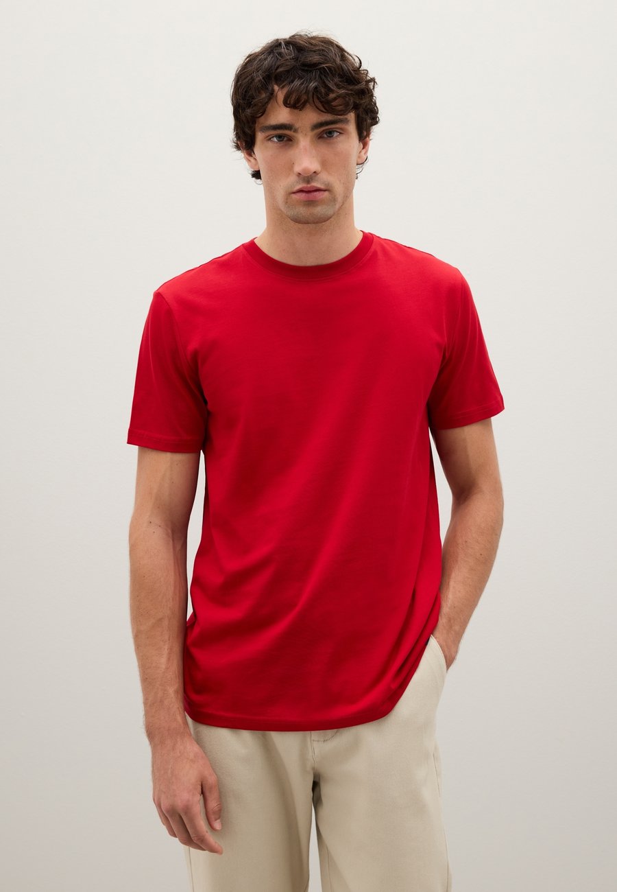 Футболка PIOMBO Basic T-shirt, Cherry Red/Red, Красный, Футболка PIOMBO Basic T-shirt, Cherry Red/Red
Футболка PIOMBO Basic T-shirt, Cherry Red/Red, Красный, Футболка PIOMBO Basic T-shirt, Cherry Red/Red