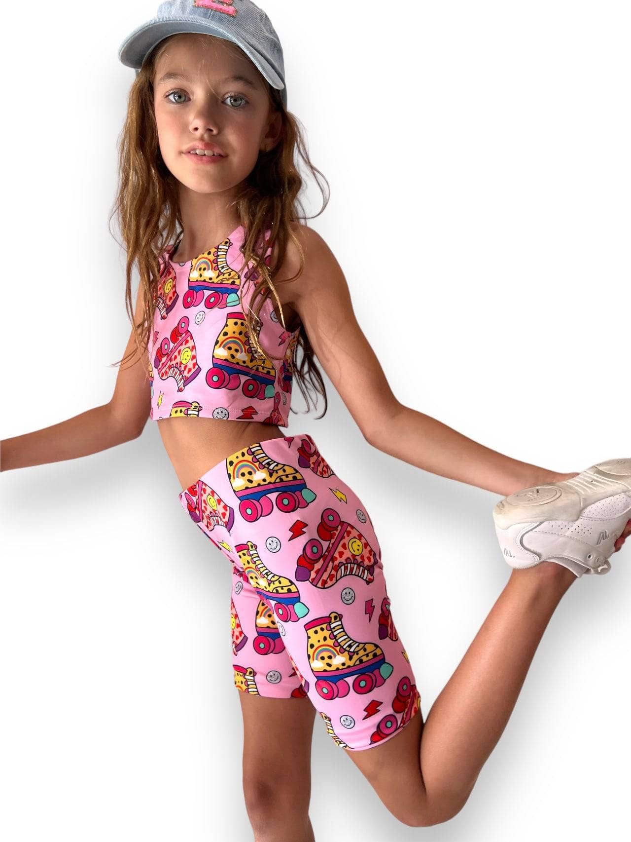 Спортивный комплект с короткими штанами для девочек на роликах Lola + The Boys, розовый
Спортивный комплект с короткими штанами для девочек на роликах Lola + The Boys, розовый