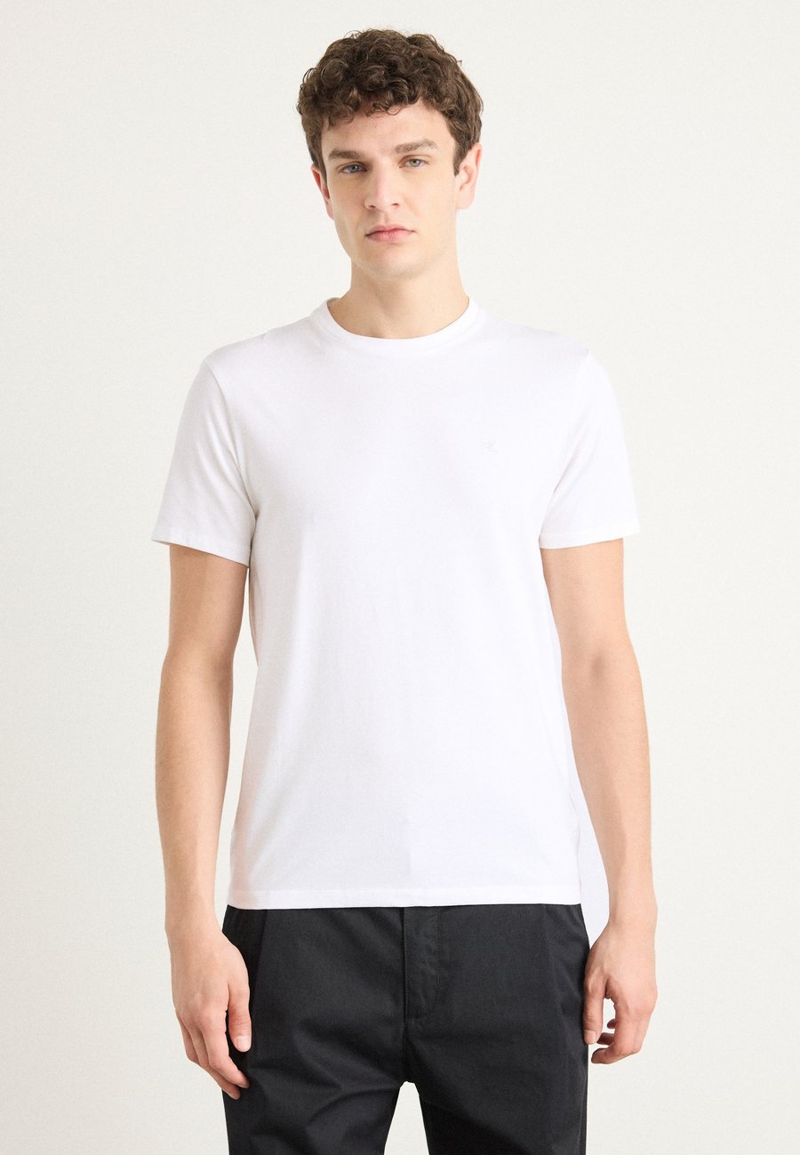 Футболка Calvin Klein TEE, Bright White/White, Белый, Футболка Calvin Klein TEE, Bright White/White
Футболка Calvin Klein TEE, Bright White/White, Белый, Футболка Calvin Klein TEE, Bright White/White