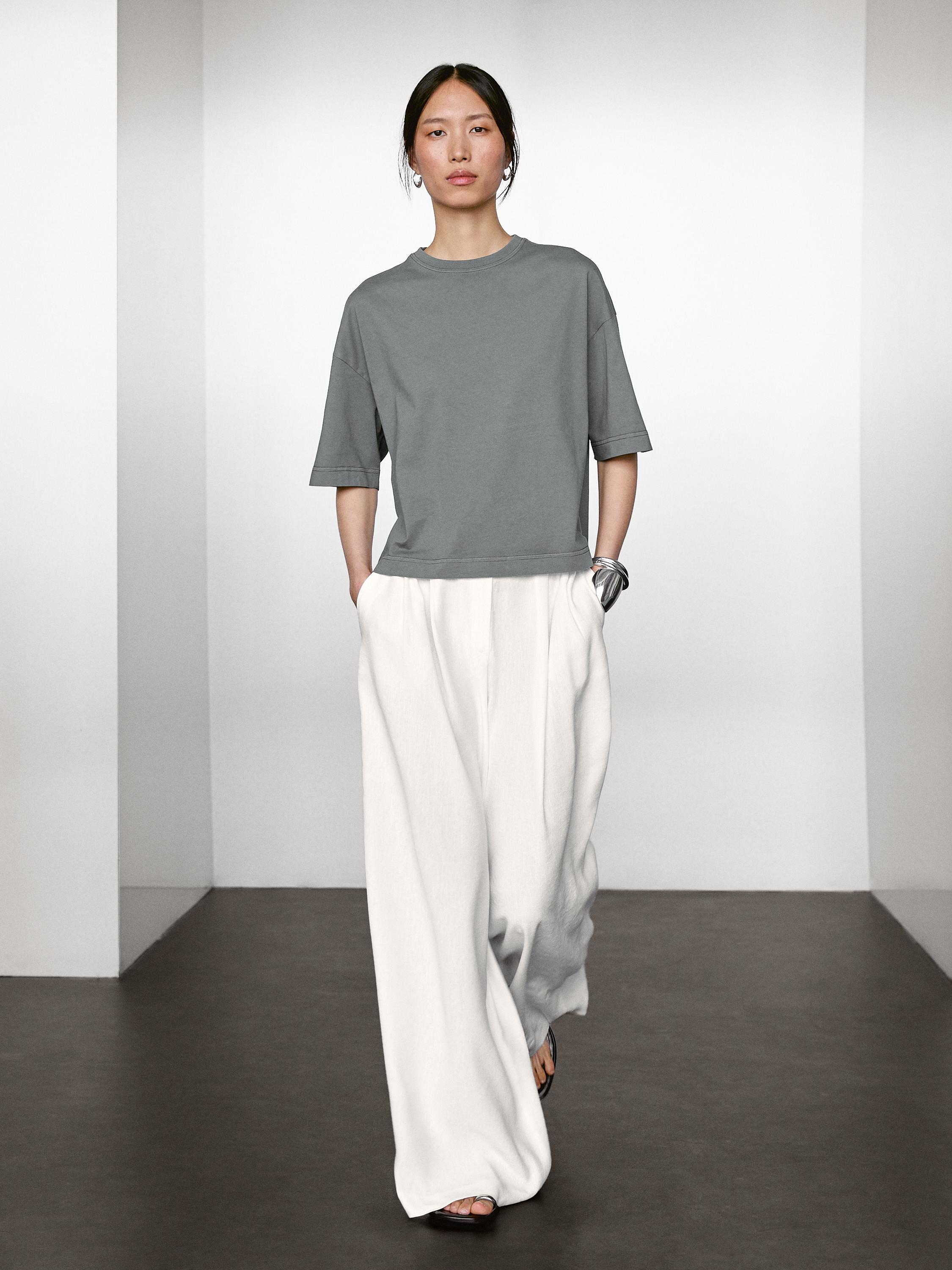 Футболка с коротким рукавом из 100% хлопка Massimo Dutti, Bluish Grey
Футболка с коротким рукавом из 100% хлопка Massimo Dutti, Bluish Grey