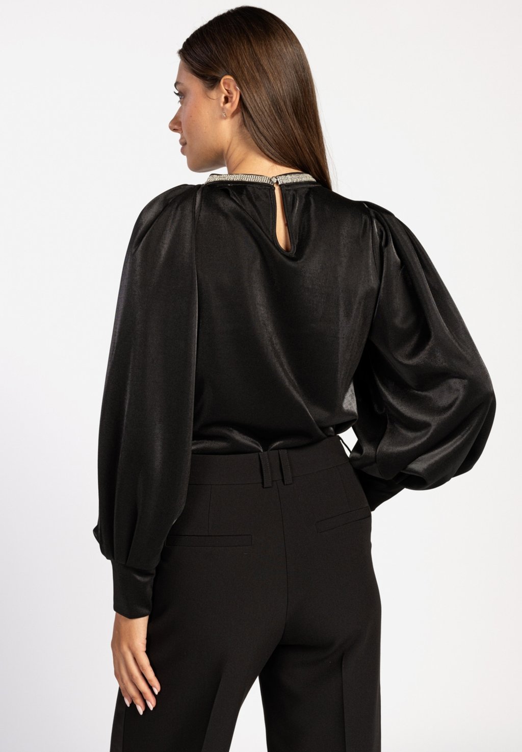 Блуза FANCY Aaiko, черный
Блуза FANCY Aaiko, черный