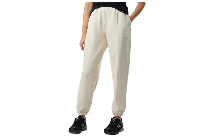 Трикотажные спортивные штаны женские белые New Balance
Трикотажные спортивные штаны женские белые New Balance