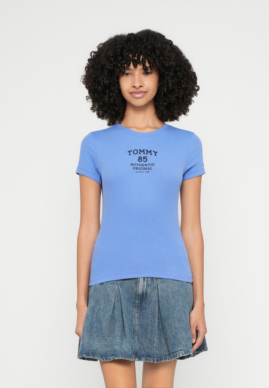 Футболка Tommy Jeans SLIM TEE, Light Horizon Blue/Blue, Синий, Футболка Tommy Jeans SLIM TEE, Light Horizon Blue/Blue
Футболка Tommy Jeans SLIM TEE, Light Horizon Blue/Blue, Синий, Футболка Tommy Jeans SLIM TEE, Light Horizon Blue/Blue