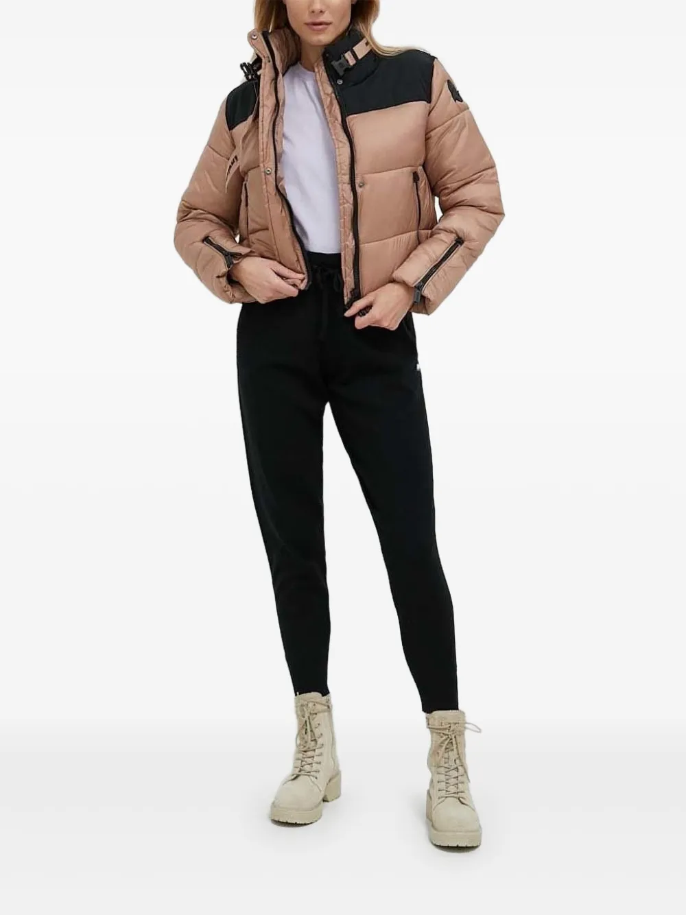 Куртка-пуховик с цветными блоками Invicta, нейтральный
Куртка-пуховик с цветными блоками Invicta, нейтральный