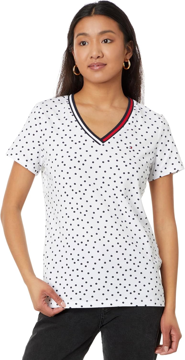 Женские топы с коротким рукавом Tommy Hilfiger - хлопковые рубашки для женщин с V-образным вырезом и логотипом, Bright White/Sky Captain
Женские топы с коротким рукавом Tommy Hilfiger - хлопковые рубашки для женщин с V-образным вырезом и логотипом, Bright White/Sky Captain