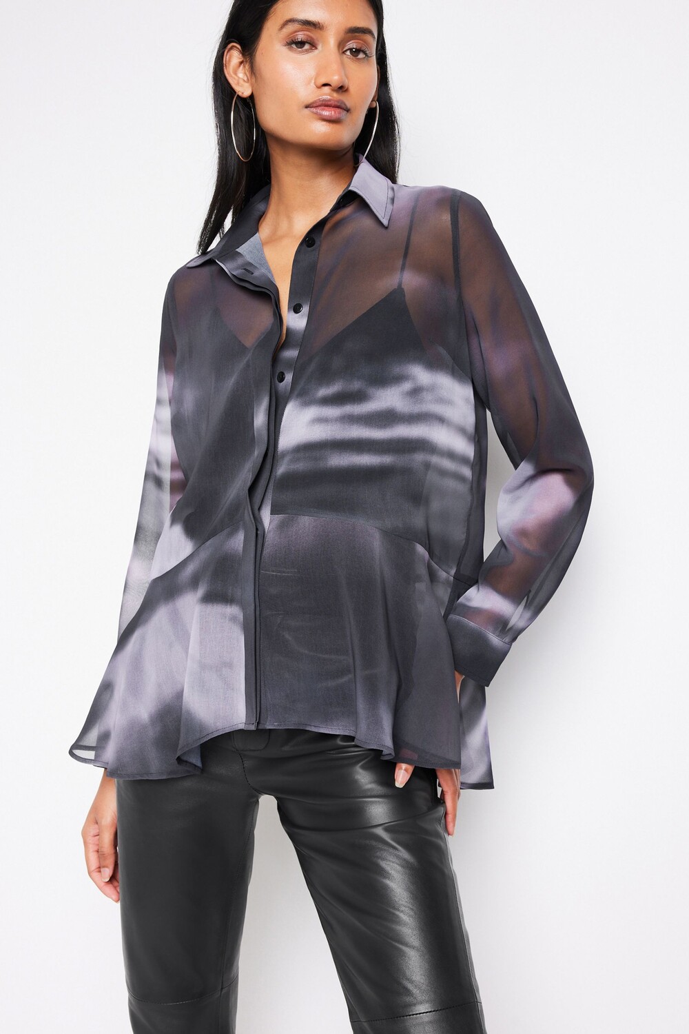 Узорчатая блузка с длинными рукавами и расклешенным низом Next, синий
Узорчатая блузка с длинными рукавами и расклешенным низом Next, синий