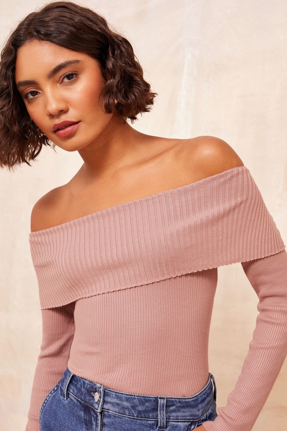 Джемпер с открытыми плечами в рубчик Friends Like These, розовый 
Джемпер с открытыми плечами в рубчик Friends Like These, розовый