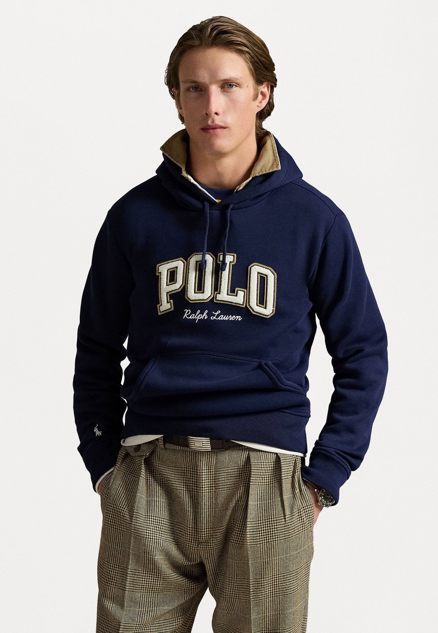 Худи Polo Ralph Lauren LOGO FLEECE HOODIE, Cruise Navy/Dark Blue
Худи Polo Ralph Lauren LOGO FLEECE HOODIE, Cruise Navy/Dark Blue
