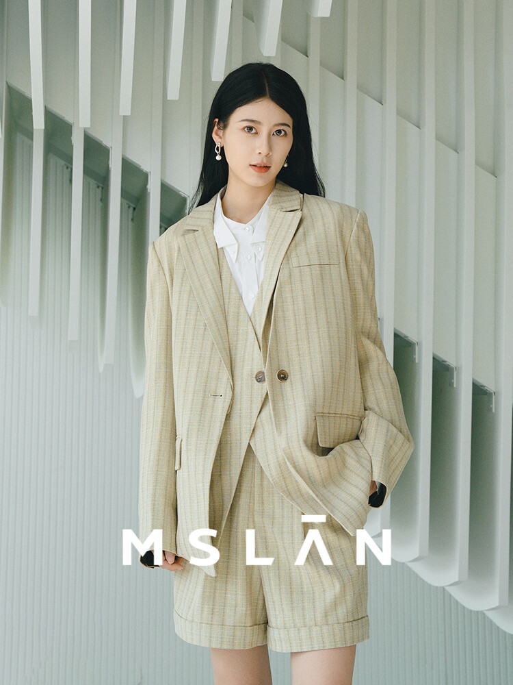 Женский костюм Mslan в вертикальную полоску, бежевый
Женский костюм Mslan в вертикальную полоску, бежевый